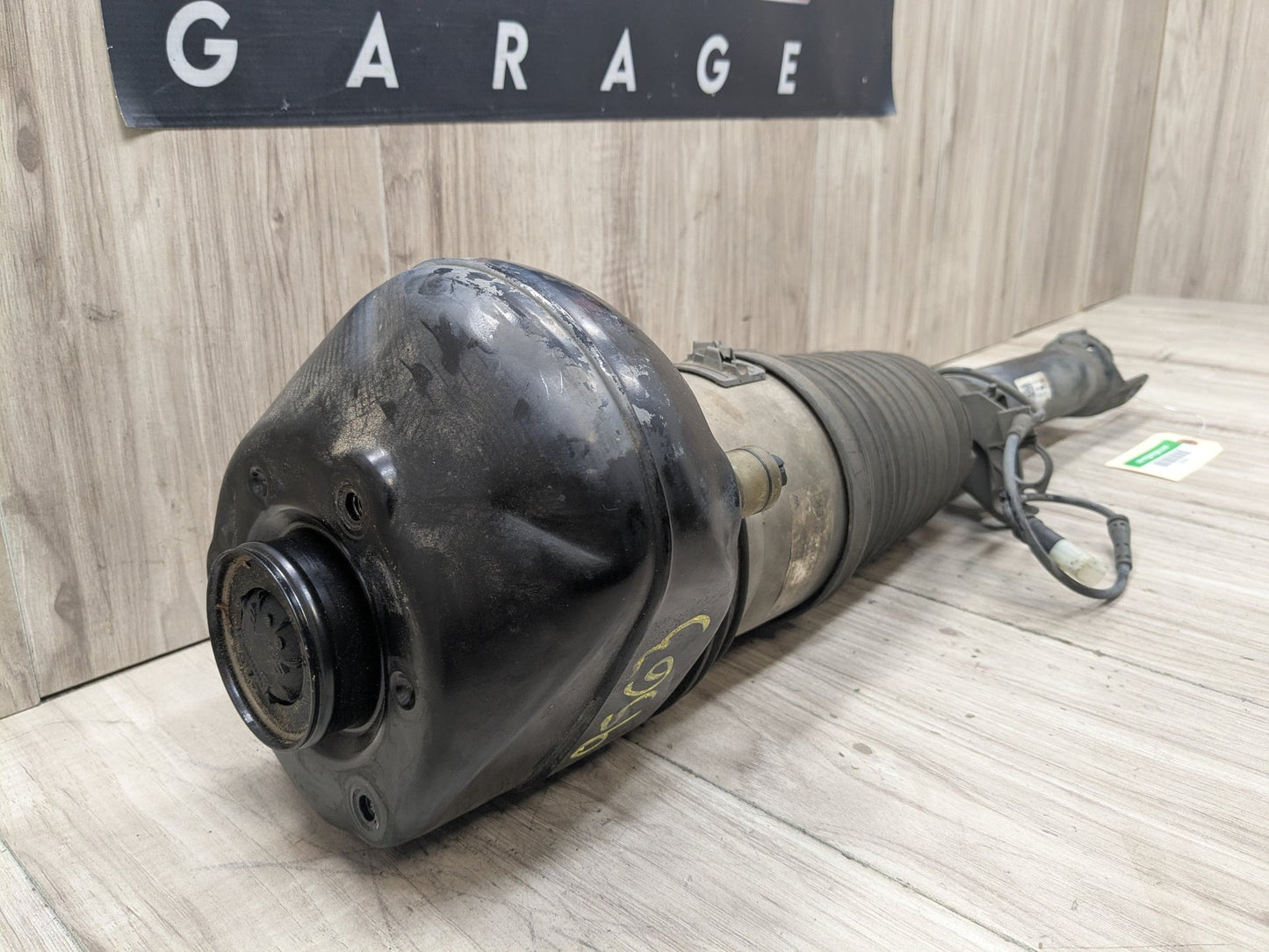 16-22 OEM BMW G11 G12 740 750 Front Drive Side Air Suspension Shock Absorber RWD