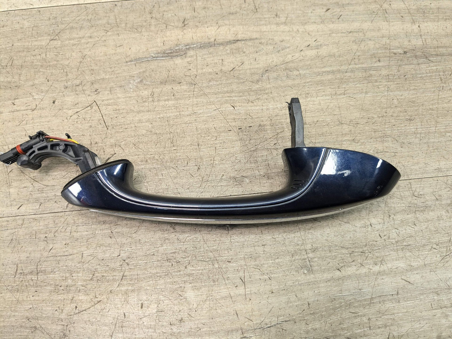 2018 BMW 540i G30 Front Left Driver Exterior Door Handle w/ Comfort Access 8492247
