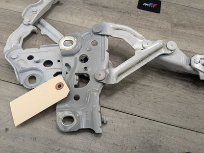 2018 BMW M550i G30 Hood Bonnet Hinges SET 7427051 OEM BMW F90 F93 G12 G14 G15 G16 G30 M5 M8 Hood Bonnet Left Right Hood Hinges SET