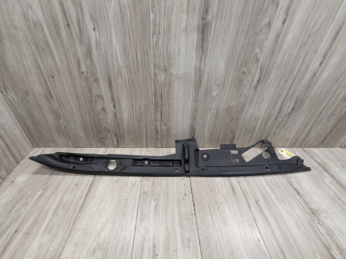 OEM BMW F90 M5 G30 530 540 M550 Front Right Engine Support Sealing Cover Trim