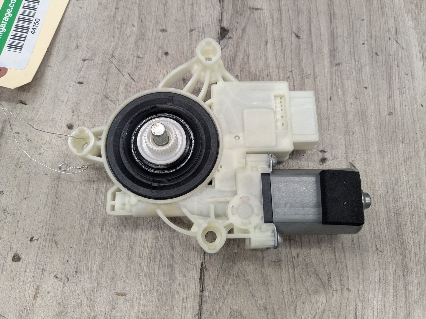 2019 BMW 330i G20 Rear Left Driver Door Window Glass Regulator Motor 8495867 19-24 OEM BMW G20 G80 330 M340 M3 Rear Left Driver Door Window Regulator Motor