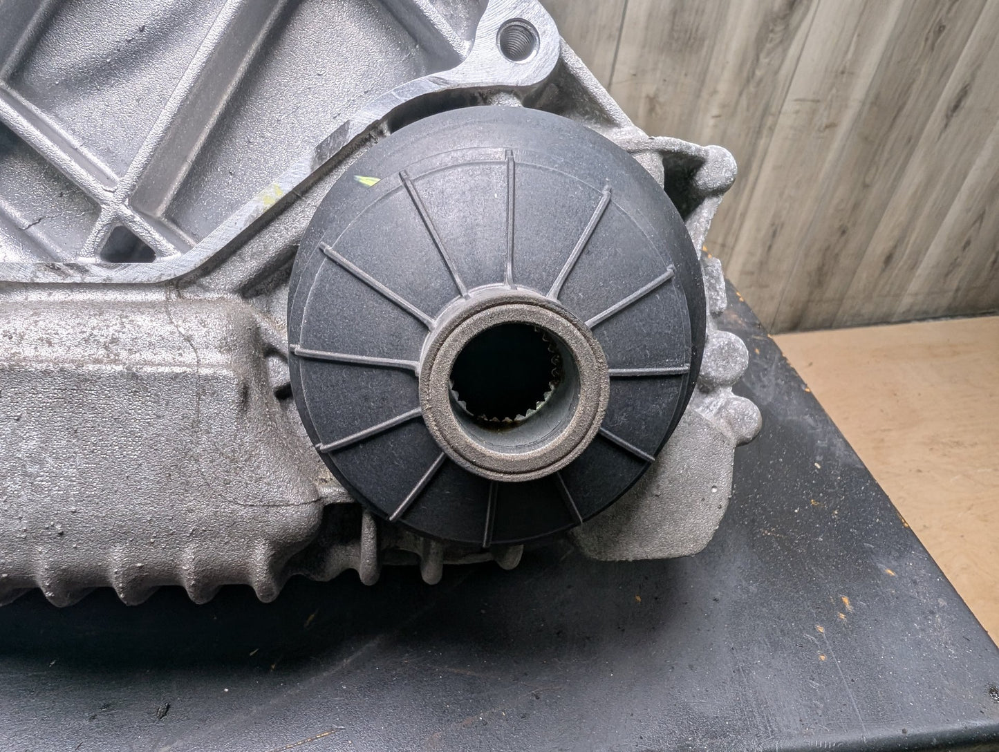 2018 BMW M550i N63B44O2 Transmission Transfer Case 87202k 8485036