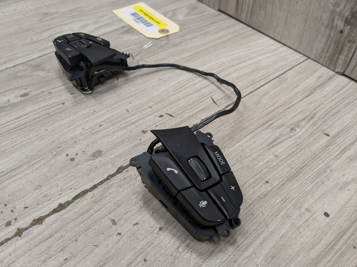 2017-2023 BMW M550i G30 Steering Wheel Switch Buttons 7854189 Pre-LCI OEM BMW F90 F97 G01 G02 G30 Multifunctional Steering Wheel Switch Button OEM