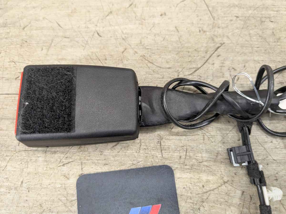 16-23 OEM BMW F90 G11 G12 G30 G32 M5 Front Right or Left Seatbelt Buckle