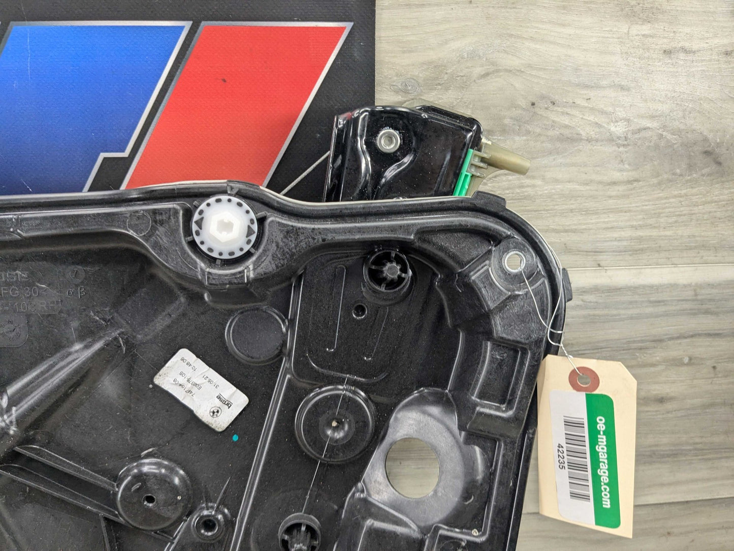 2021 BMW 330i G20 Front Right Passenger Door Window Glass Regulator Motor 7497104 19-25 OEM BMW G20 G80 330 M340 M3 FRONT RIGHT Passenger Door Window Regulator