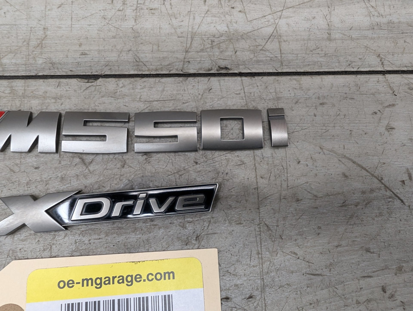 2017-2023 BMW M550i G30- Liftagte Trunk Lid Emblem PN: 8063201