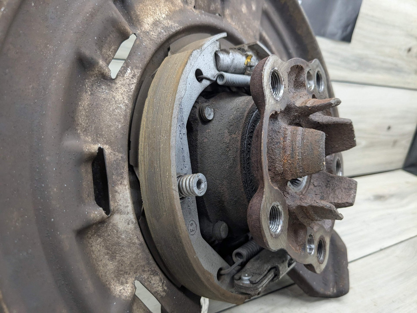 2018 BMW M2 F87 Rear Left Driver Spindle Knuckle w/ Bearing 2284795