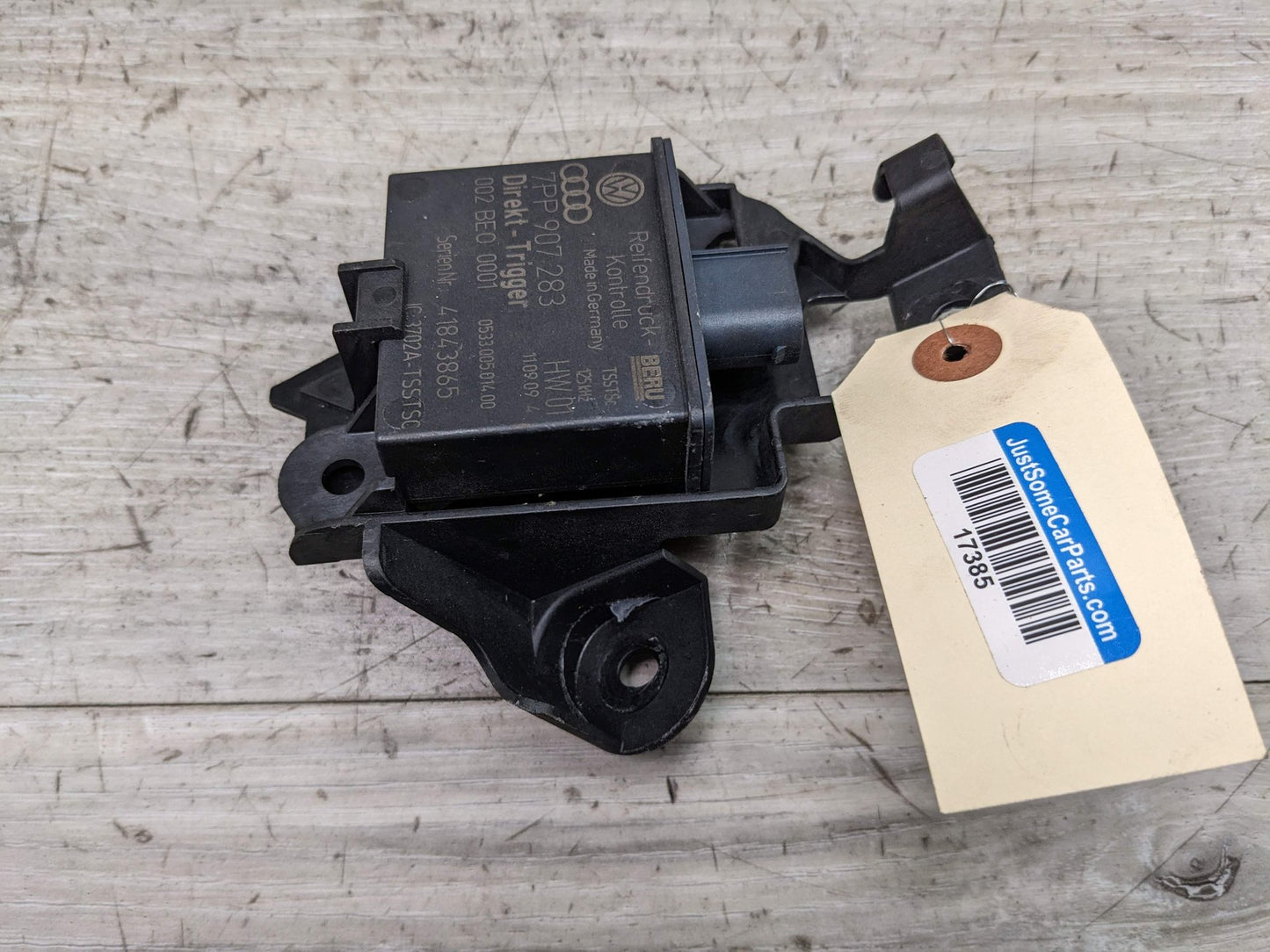 10-16 OEM Porsche Panamera Tire Pressure Monitoring System Transmitter Module