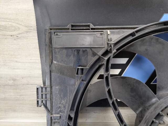2014 BMW 335i F30 Radiator Fan Shroud Housing w/ Motor 7640513