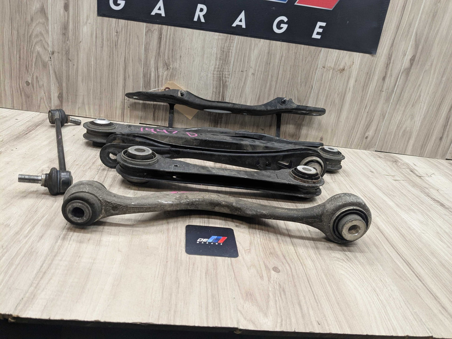2017 BMW 750i G12 Rear Left Driver Control Arms SET 6861115 OEM BMW G11 G12 G14 G15 G16 G30 Rear Left Driver Upper Lower Control Arm SET