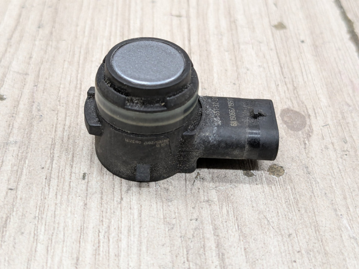 2017-2023 BMW M550i G30 Bumper PDC Parking Distance Sensor 9283200 15-20 OEM BMW F16 F90 F97 G01 G30 I12 i8 M5 X3 Bumper Parking PDC Sensor OEM
