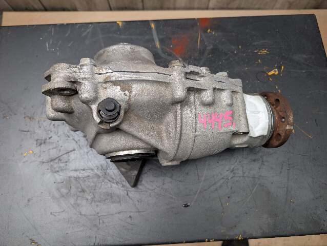 OEM BMW F22 F30 F32 F36 xDrive AWD Front Differential Axle Gearbox Carrier AT