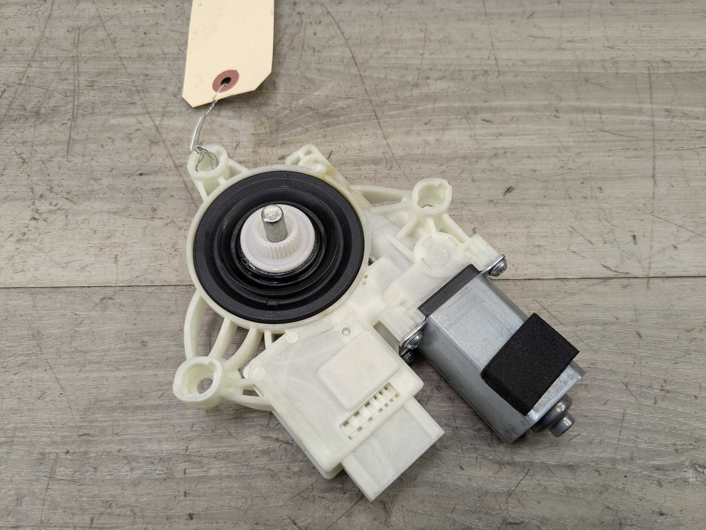 2019 BMW 330i G20 Front Left Driver Door Window Glass Regulator Motor 8495865 19-24 OEM BMW G20 G80 330 M340 Front Left Driver Door Window Regulator Motor