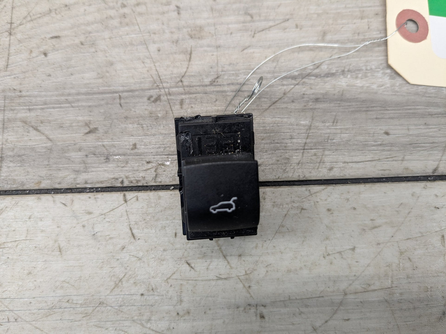 14-19 OEM BMW F15 F16 F85 F86 X5 X6 X5M X6M Trunk Hatch Release Switch Button