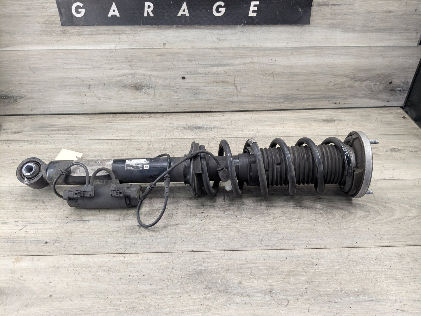 17-23 OEM BMW G30 M550 Rear Right Passenger Side Spring Strut Shock Absorber VDC