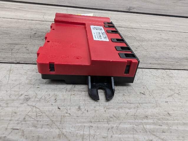 OEM BMW G11 G12 G14 G15 G16 G30 B+ Junction Terminal Power Relay Fuse Box
