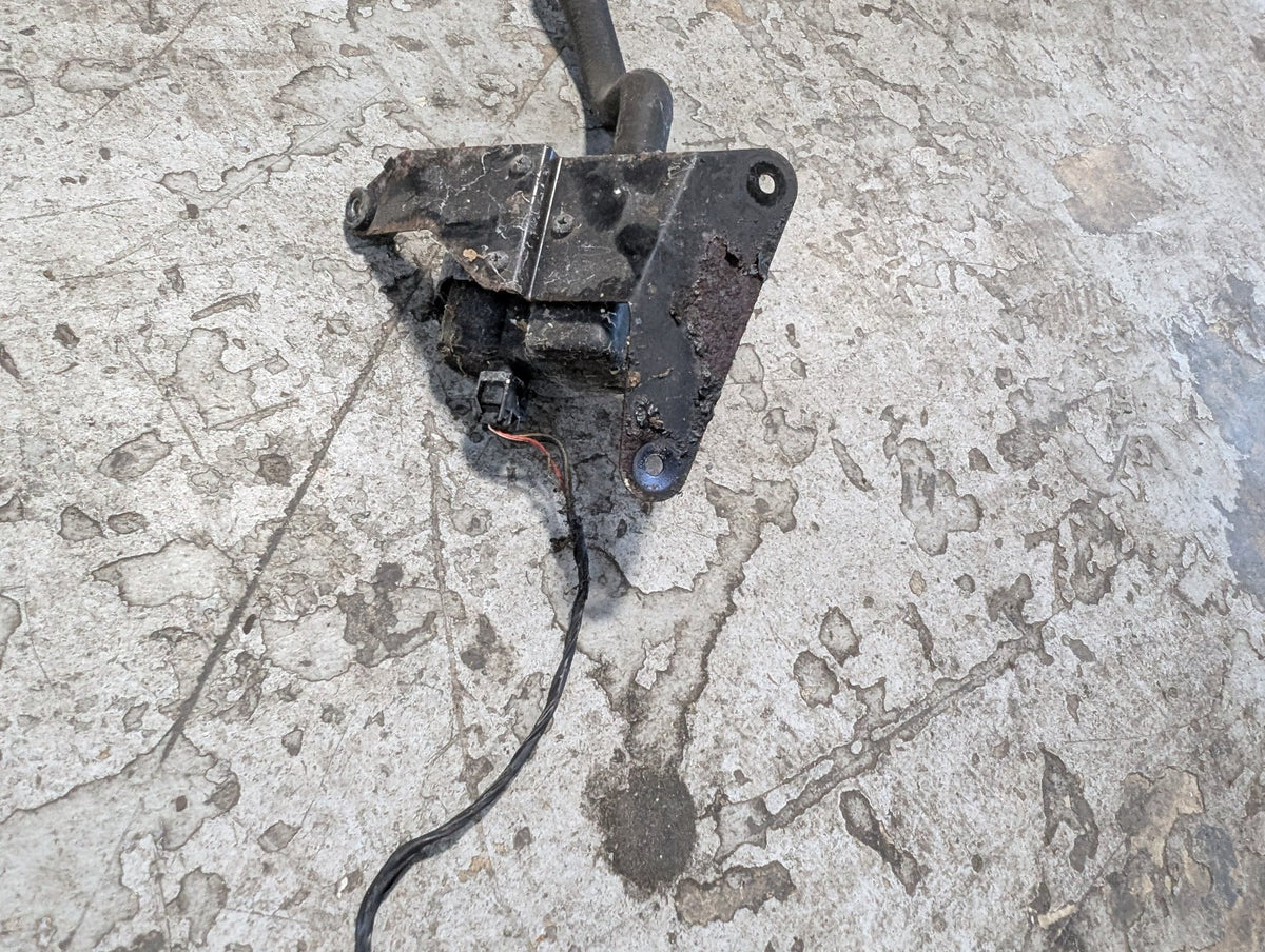 1996-2003 BMW Z3 E36 Fuel Vapor Charcoal Canister 1184608 NOTES** OEM