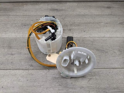 17-20 OEM BMW G30 M550iX Engine N63R Gas Tank Mount Fuel Pump w/ Sending Unit