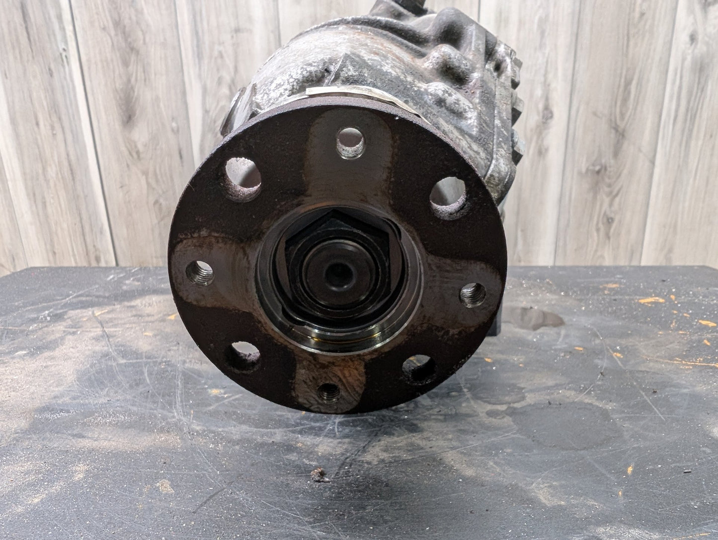 2017 BMW 340i F34 Front Axle Carrier Differential 7647386 OEM BMW G11 G12 G20 G30 xDrive AWD Front Differential Axle Gearbox Carrier 2.81