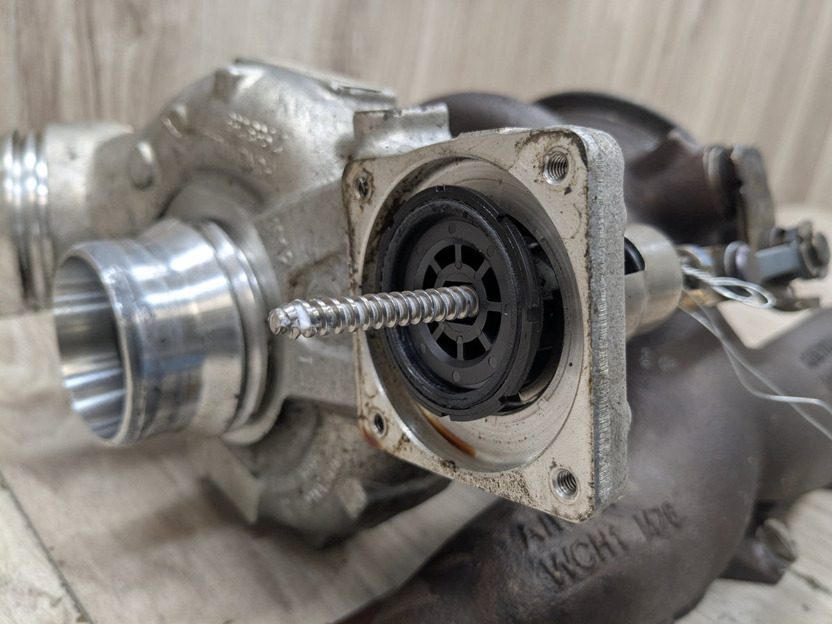 OEM BMW G01 G20 G22 G23 G26 G30 G42 330 430 530 Turbo Charger w Manifold B46 K