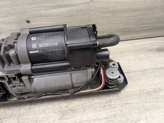 09-15 OEM BMW F01 F02 740 750 760 B7 Rear Air Suspension Compressor Pump Motor