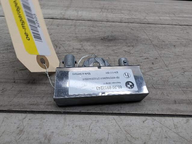 03-08 OEM BMW E85 Z4 Rear Bumper Radio Antenna Amplifier Booster Module