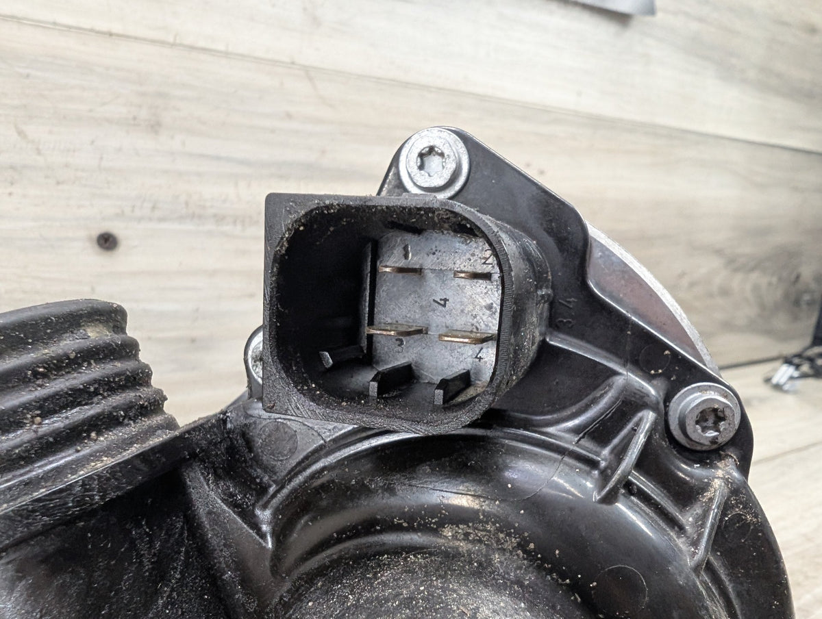 2011 BMW 135i E88 Engine Water Heater Control Valve Pump 5A05704 CONTINENTAL BMW E70 E82 E90 F10 F25 Engine N54 N55 Electric Coolant Water Pump OEM