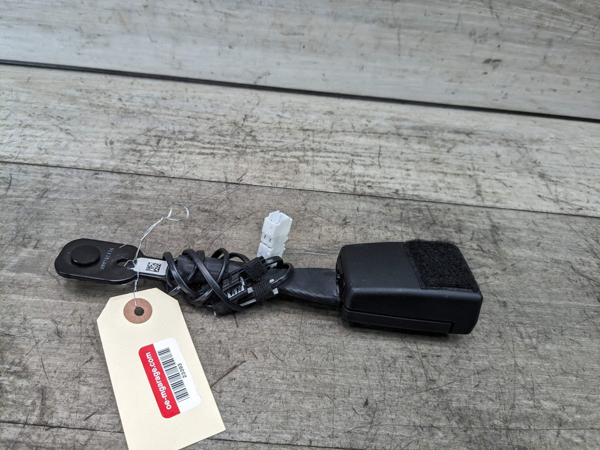 16-23 OEM BMW F90 G11 G12 G30 G32 M5 Front Right or Left Seatbelt Buckle