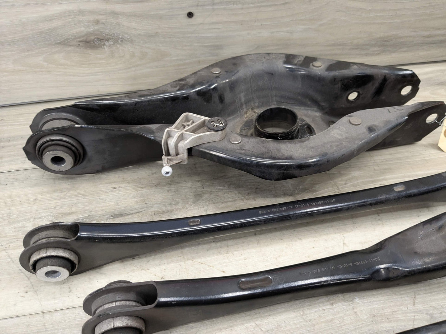 2022 BMW M340i G20 Rear Right Passenger Control Arms SET 6886451 OEM BMW G20 G22 G23 G26 G29 G42 Rear Right Passenger Upper Lower Control Arm SET