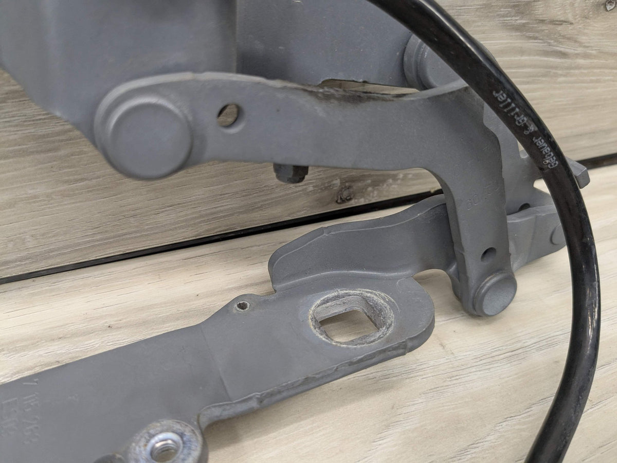 06-13 OEM BMW E90 E91 E92 E93 Hood Bonnet Left Right Side Hood Hinges SET