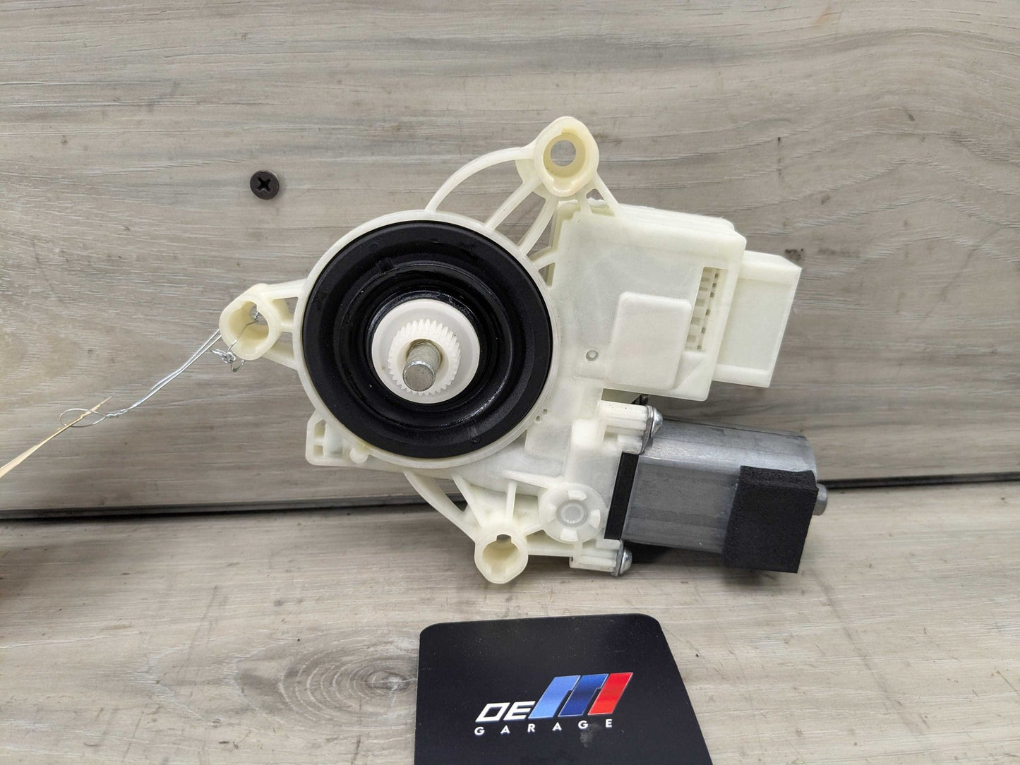 2019 BMW 330i G20 Front Right Passenger Door Window Glass Regulator Motor 8495866 19-24 OEM BMW G20 G80 330 M340 Front Right Passenger Door Window Regulator Motor