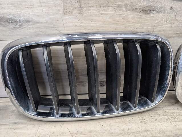OEM BMW F16 X6 Front Left Driver Side Upper Bumper Kidney Grill Grille Chrome
