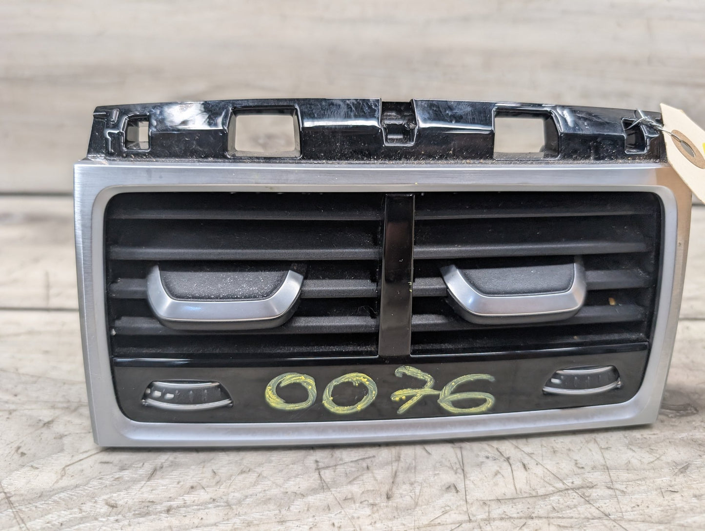 16-22 OEM BMW G11 G12 740 750 M760 B7 Rear Center Console AC Air Vent Grille