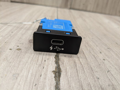 OEM BMW F44 F48 F97 G01 G05 G12 G20 G30 G80 USB Dual Type C Charger Port Socket