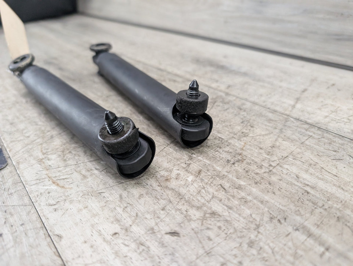 2010 BMW X5 E70 - Lower Tailgate Strut Shock Supports SET PN: 7149631