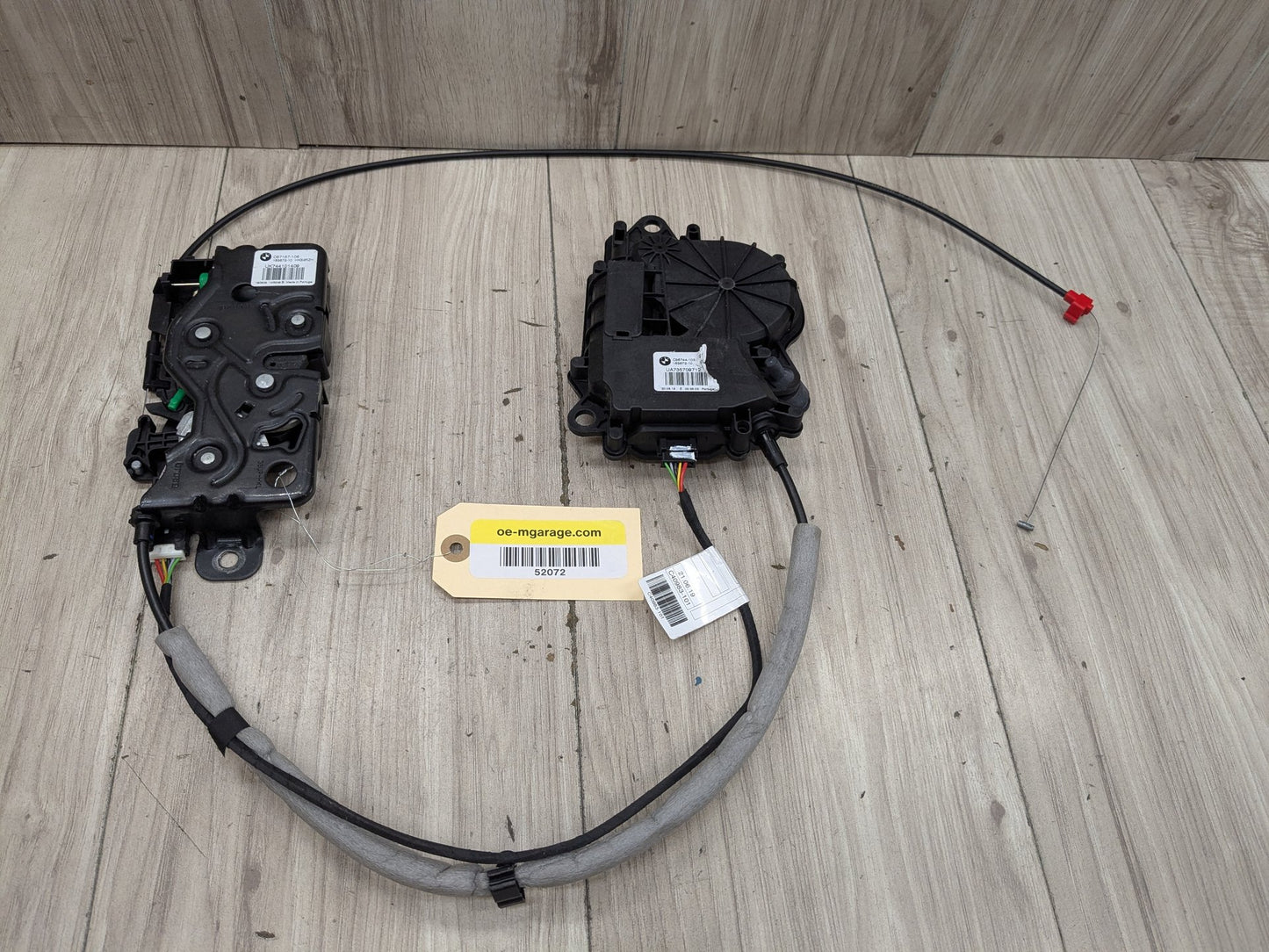 2020 BMW 740i G12 Liftgate Trunk Lid Liftgate Lock Latch Actuators SET 7441014 OEM BMW F90 F97 G01 G12 G22 G30 X3 M5 Trunk Lid Actuator Latch Lock System SET