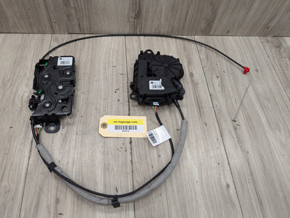 2020 BMW 740i G12 Liftgate Trunk Lid Liftgate Lock Latch Actuators SET 7441014 OEM BMW F90 F97 G01 G12 G22 G30 X3 M5 Trunk Lid Actuator Latch Lock System SET