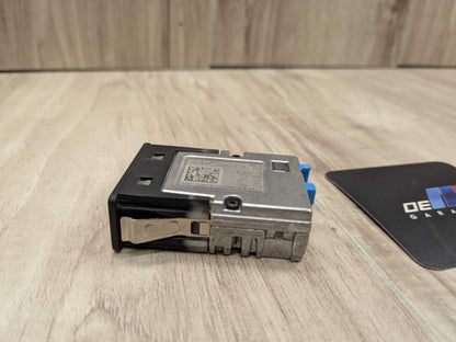OEM BMW G01 G02 G11 G12 G20 G30 F97 USB Type C Charger Port Socket Connector
