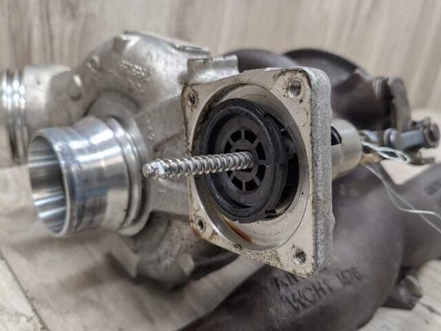 OEM BMW G01 G20 G22 G23 G26 G30 G42 330 430 530 Turbo Charger w Manifold B46