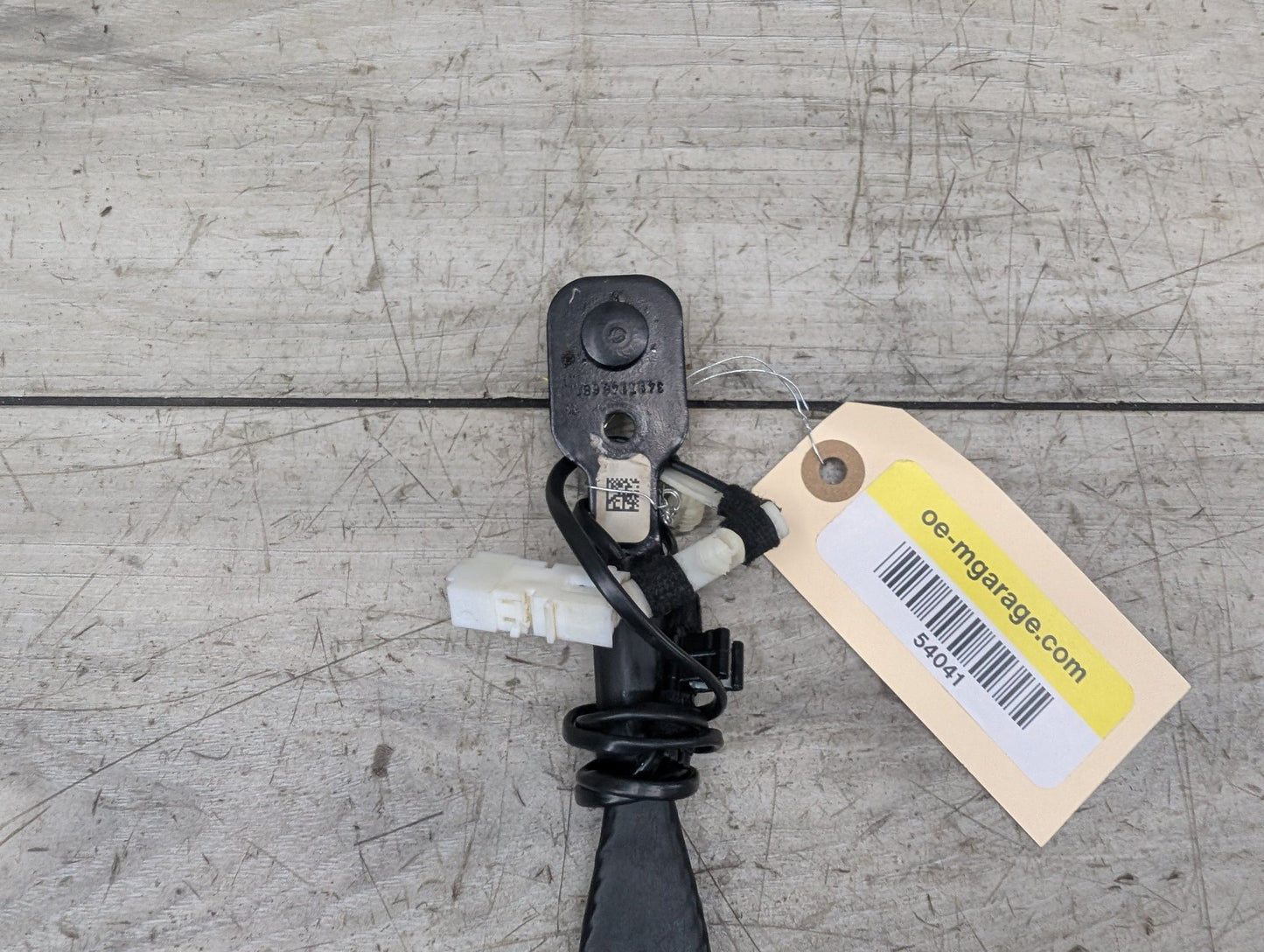 OEM BMW F90 G11 G12 G30 530 540 M550 750 M5 Front Left or Right Seatbelt Buckle