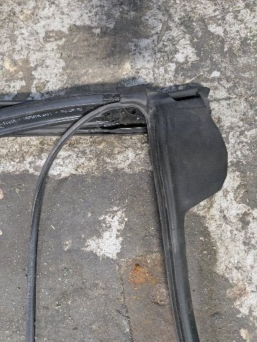 OEM BMW G23 G83 430 M440 Convertible Front Windshield Seal Sealing Weather Strip