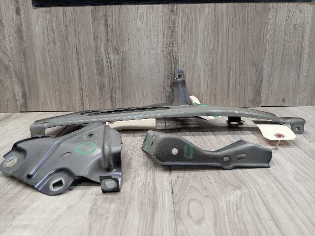 16-22 OEM BMW F48 X1 28i 28iX Front Left Driver Side Fender Holder Bracket SET