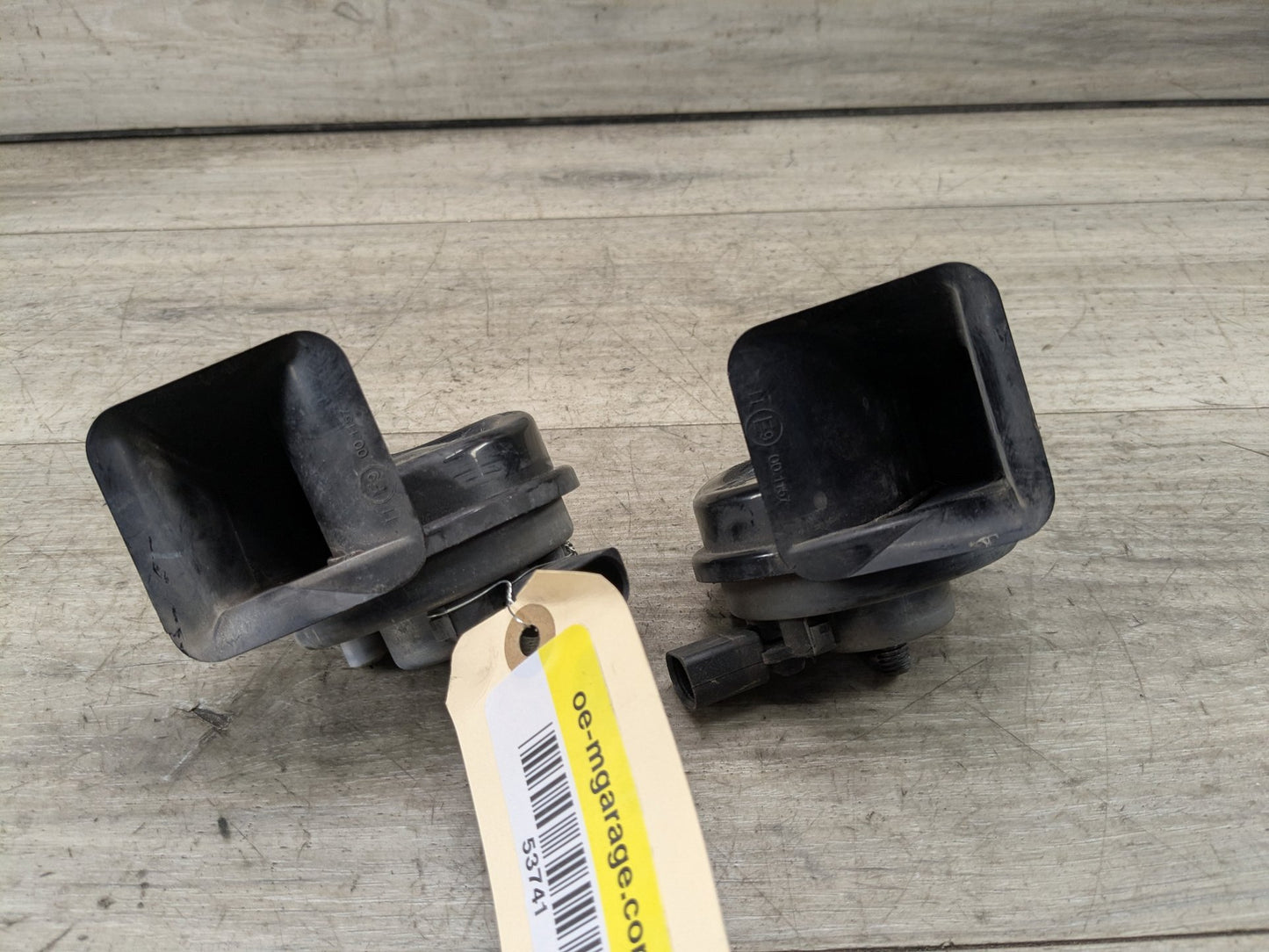 2011-2016 BMW 528i F10- Horn Set PN: 7279781