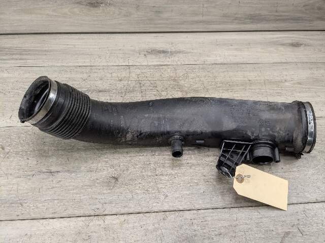 09-19 OEM BMW F12 F13 F15 F16 X5 X6 Front Right Intercooler Upper Charge Pipe