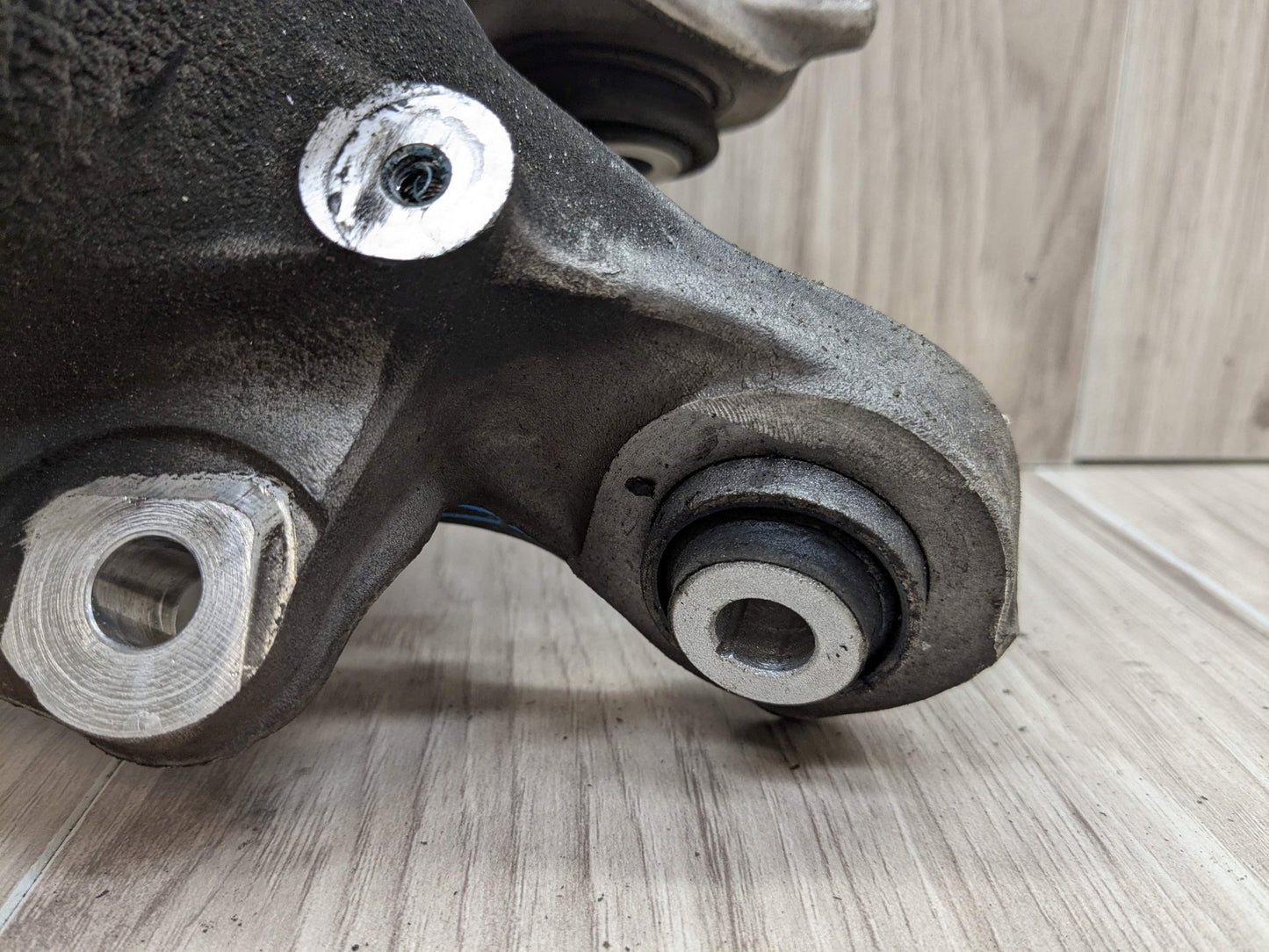 2021 BMW M340i G20 Rear Left Driver Spindle Knuckle w/ Bearing 6898479 19-25 OEM BMW G20 330 M340 REAR Left Driver Knuckle Wheel Hub Spindle Bearing