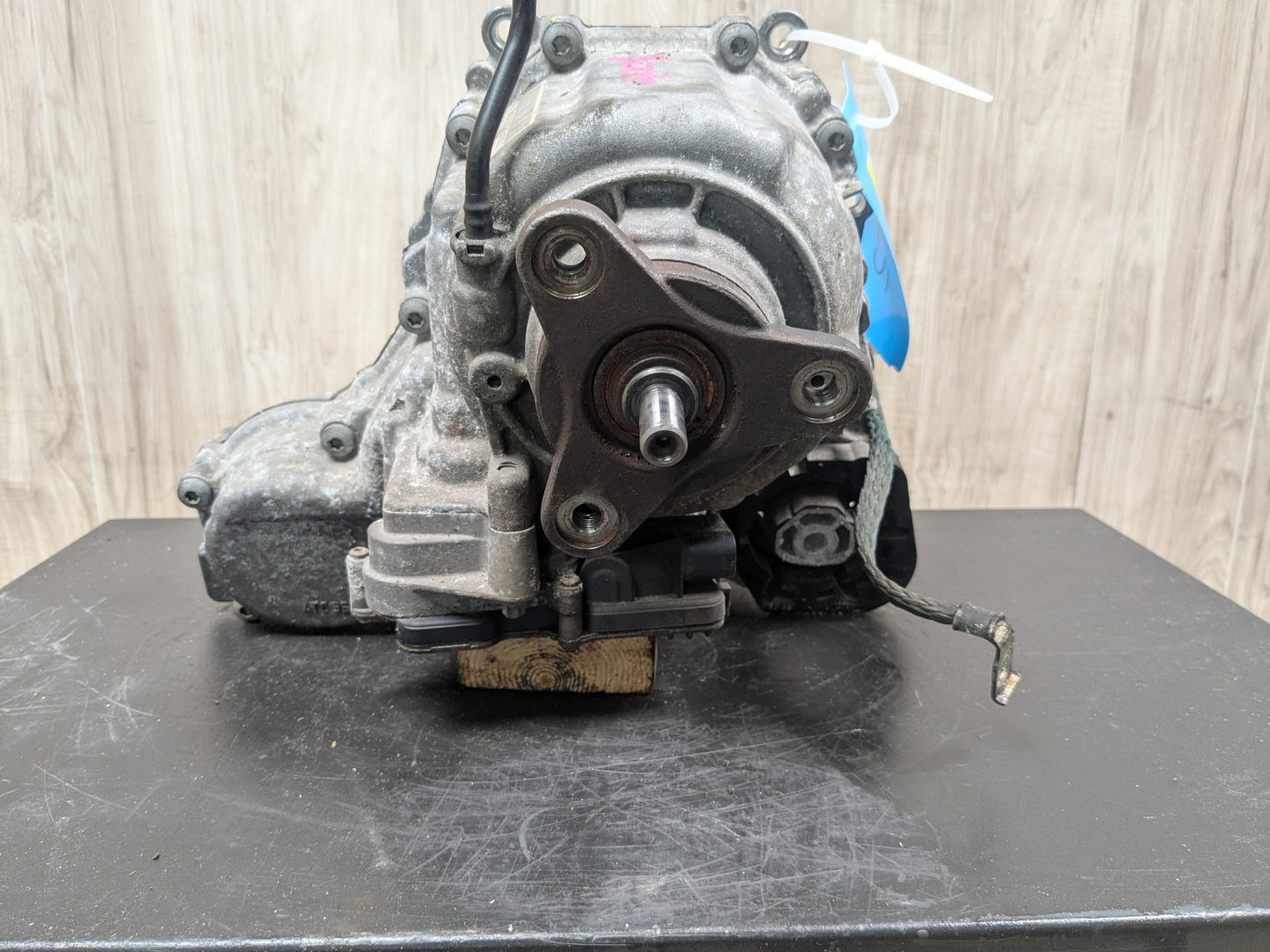 2013 BMW 750i N63B44O1 Transmission Transfer Case k 7649782