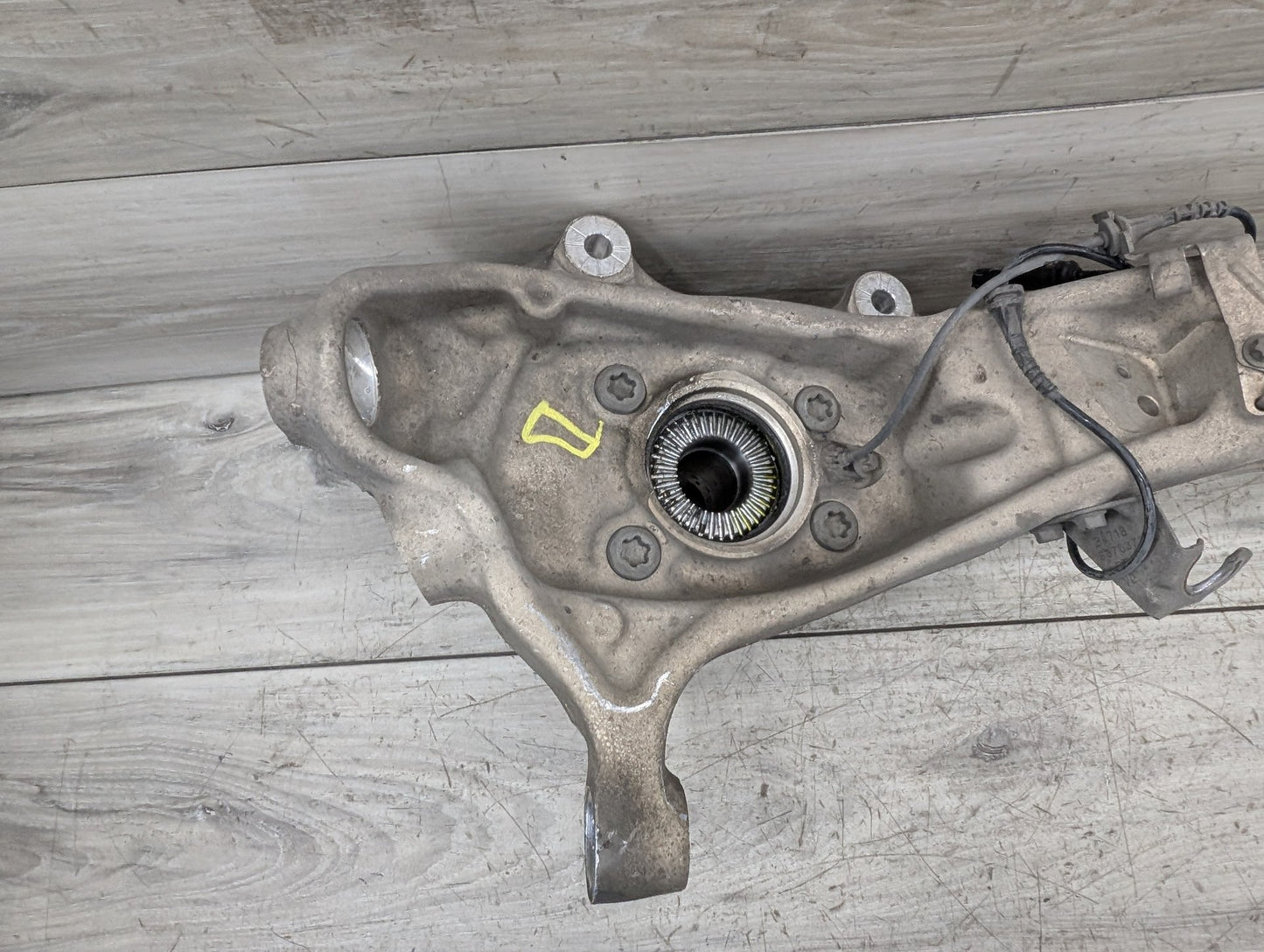 OEM BMW F95 G05 G06 G07 G09 X5 X7 Front Left Driver Hub Spindle Knuckle Bearing