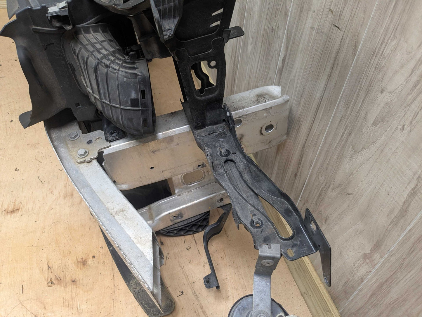 2014 BMW 435i F32 Front Clip Frame Radiator Support Assembly 7255393