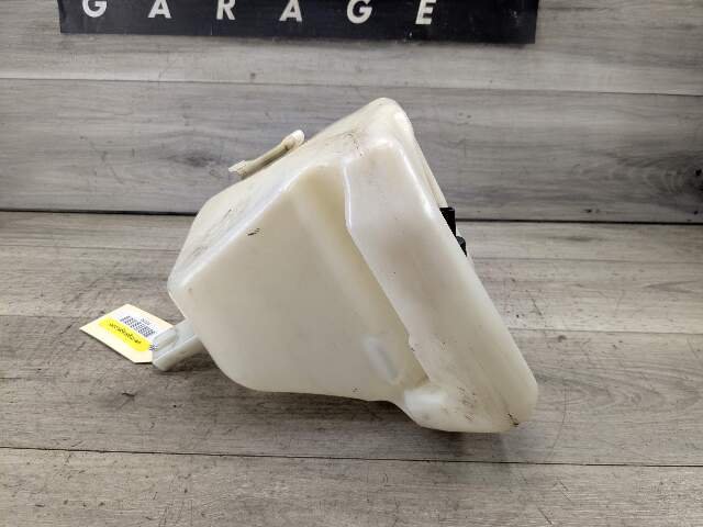 1996 - 2003 BMW Z3 E36 Windshield Reservoir Tank Assembly 1365848 M54B25O0