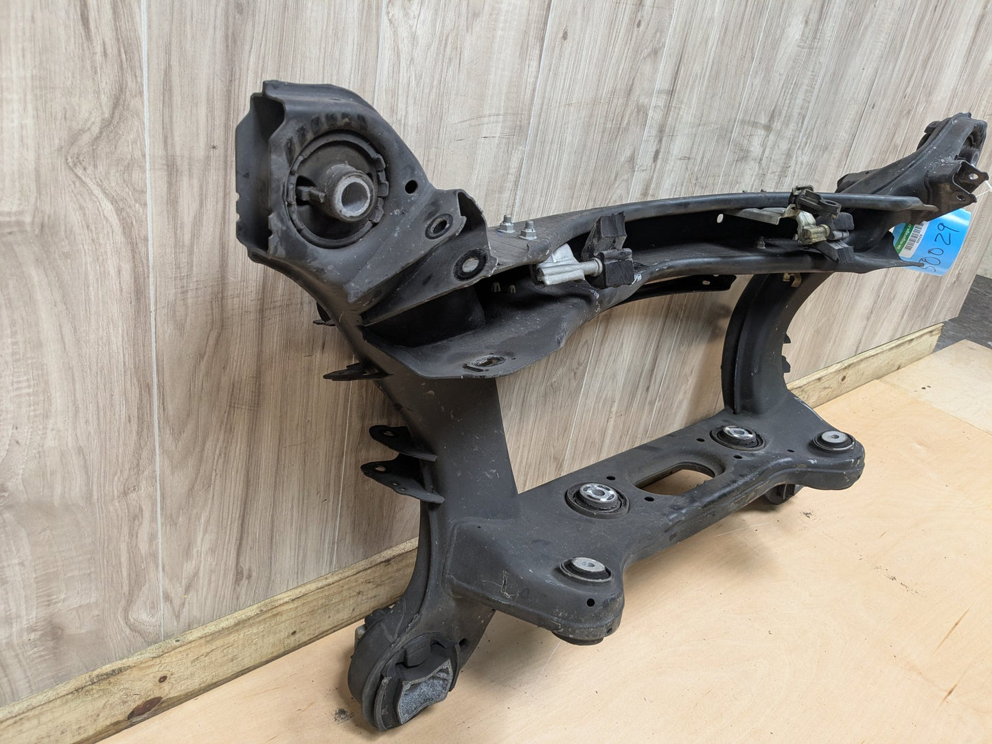 10-16 Mercedes A207 C207 W204 W207 W212 Rear Subframe Support Cradle Crossmember